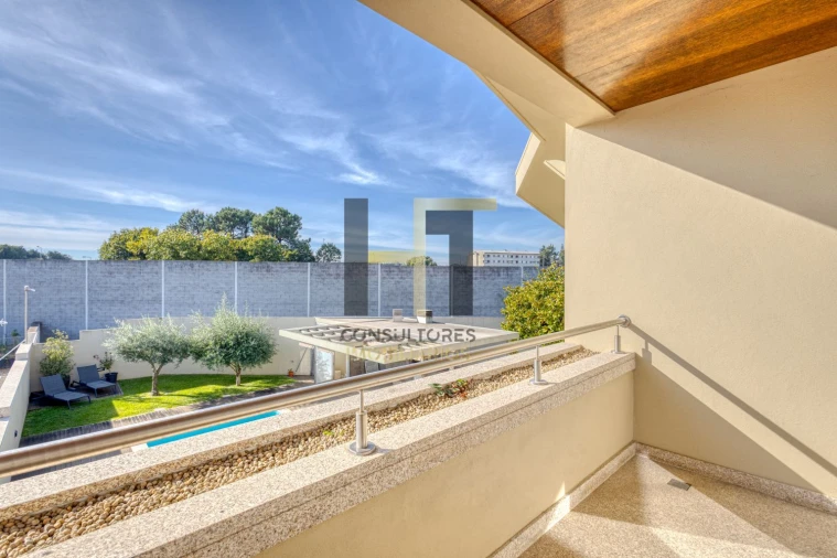 Moradia T4 para Venda em Cidade da Maia Foto 44