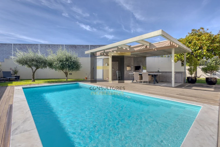 Moradia T4 para Venda em Cidade da Maia Foto 3