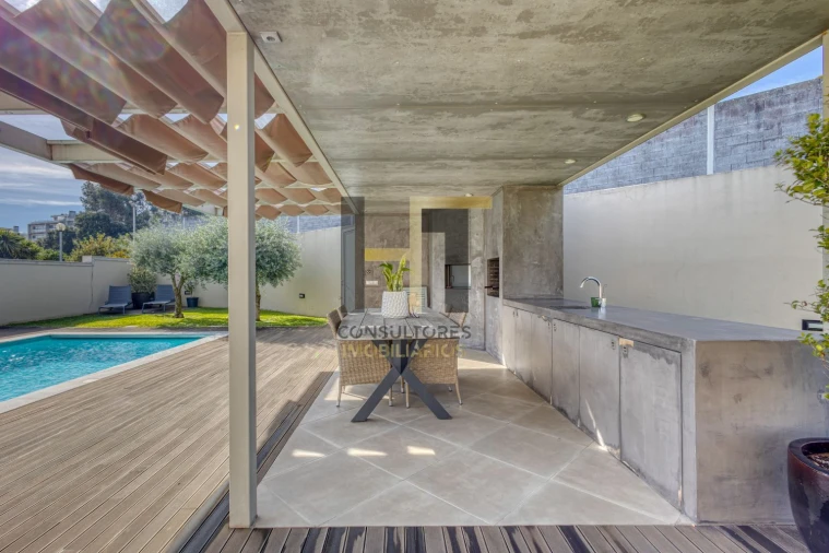 Moradia T4 para Venda em Cidade da Maia Foto 8