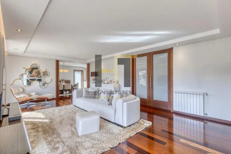 Moradia T4 para Venda em Cidade da Maia Foto 4