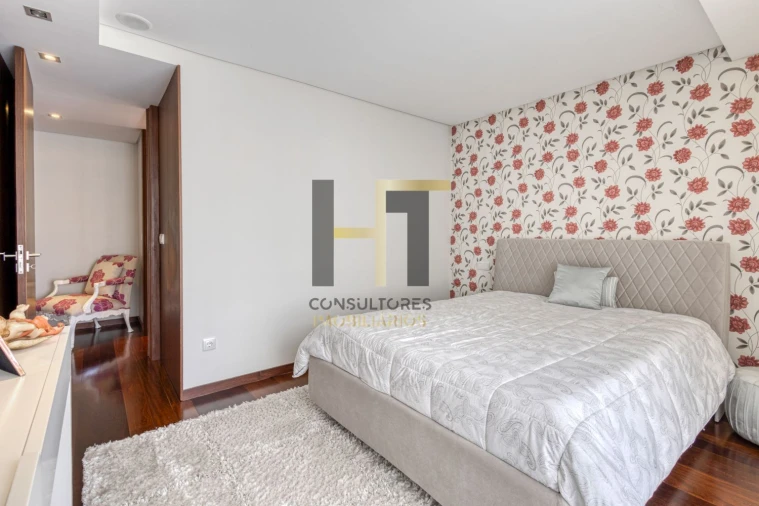 Moradia T4 para Venda em Cidade da Maia Foto 37