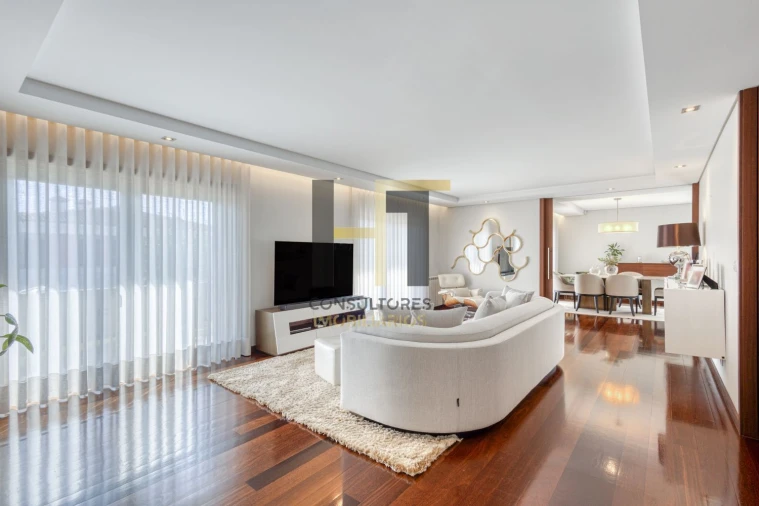 Moradia T4 para Venda em Cidade da Maia Foto 16