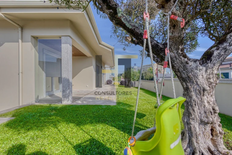 Moradia T4 para Venda em Cidade da Maia Foto 9