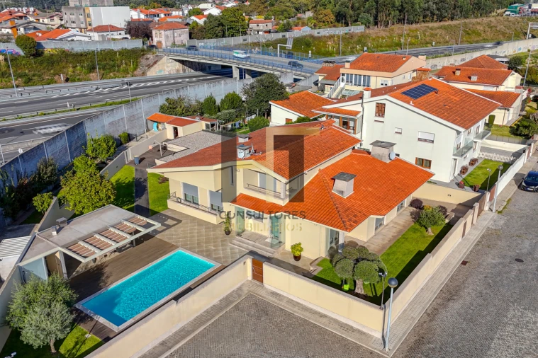 Moradia T4 para Venda em Cidade da Maia Foto 5