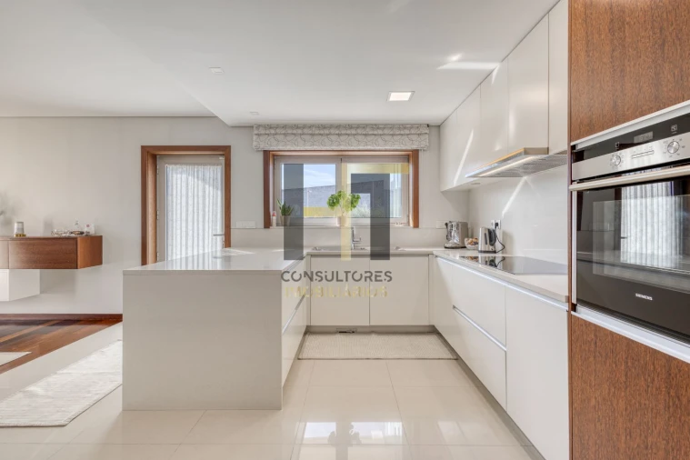 Moradia T4 para Venda em Cidade da Maia Foto 19