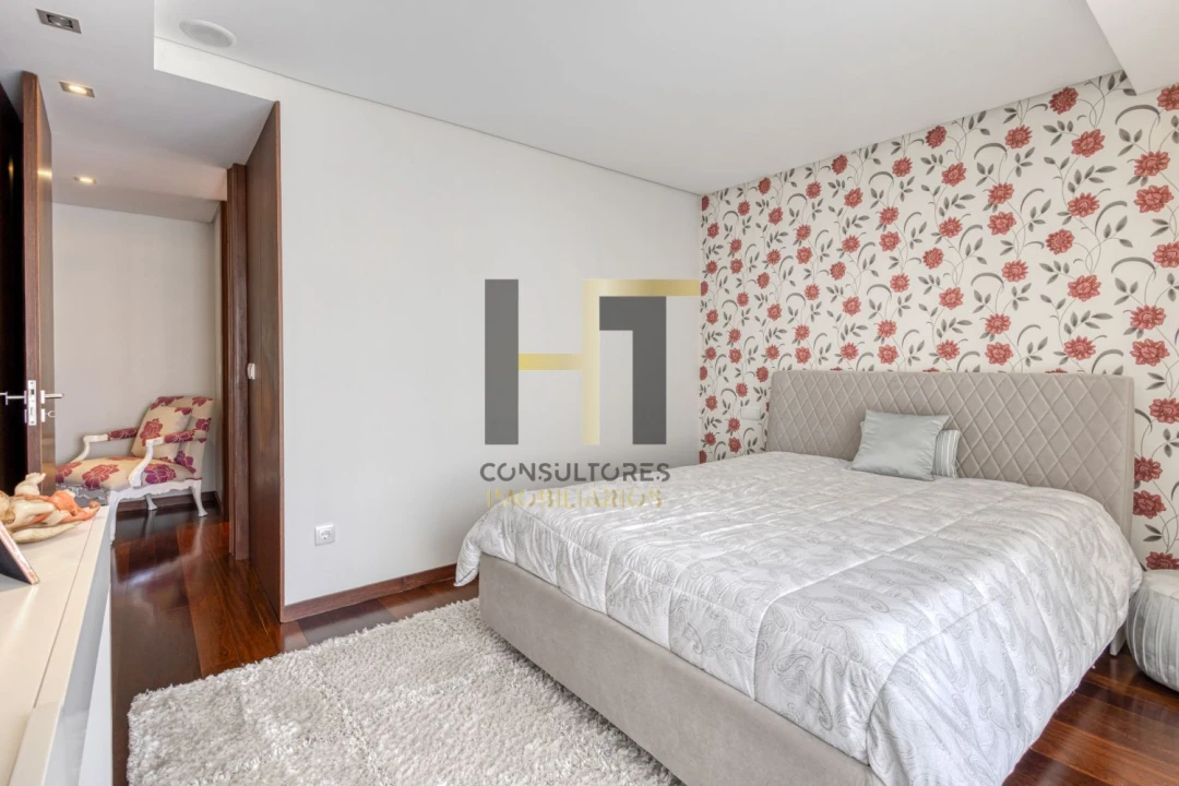 Moradia T4 para Venda em Cidade da Maia Foto 37