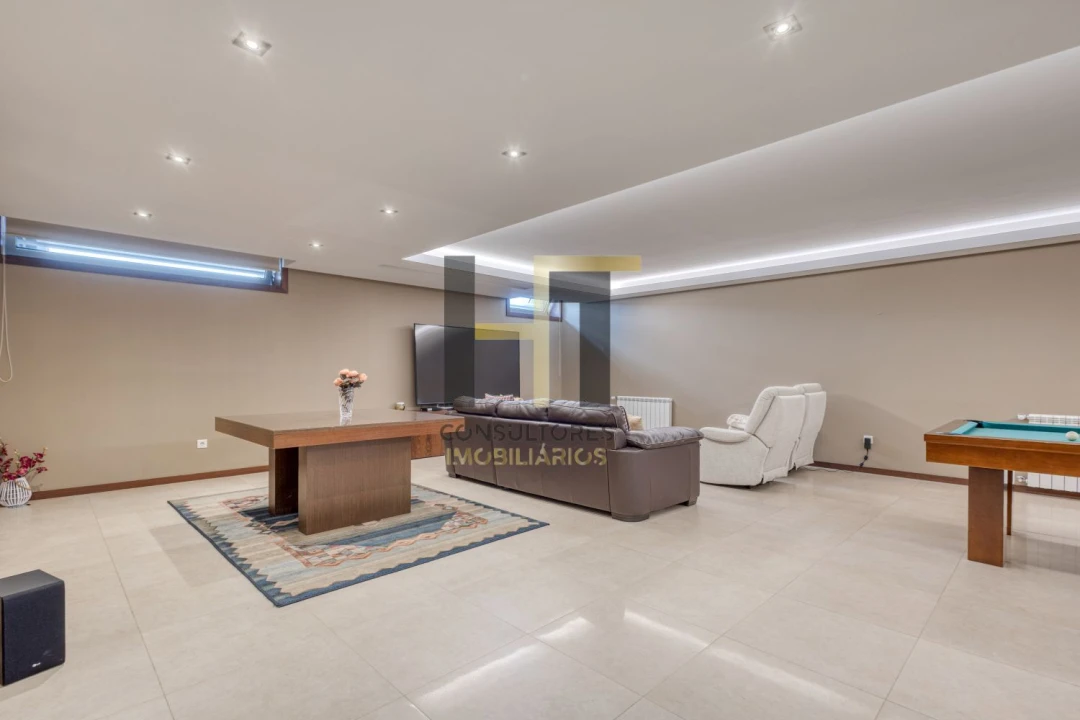 Moradia T4 para Venda em Cidade da Maia Foto 48