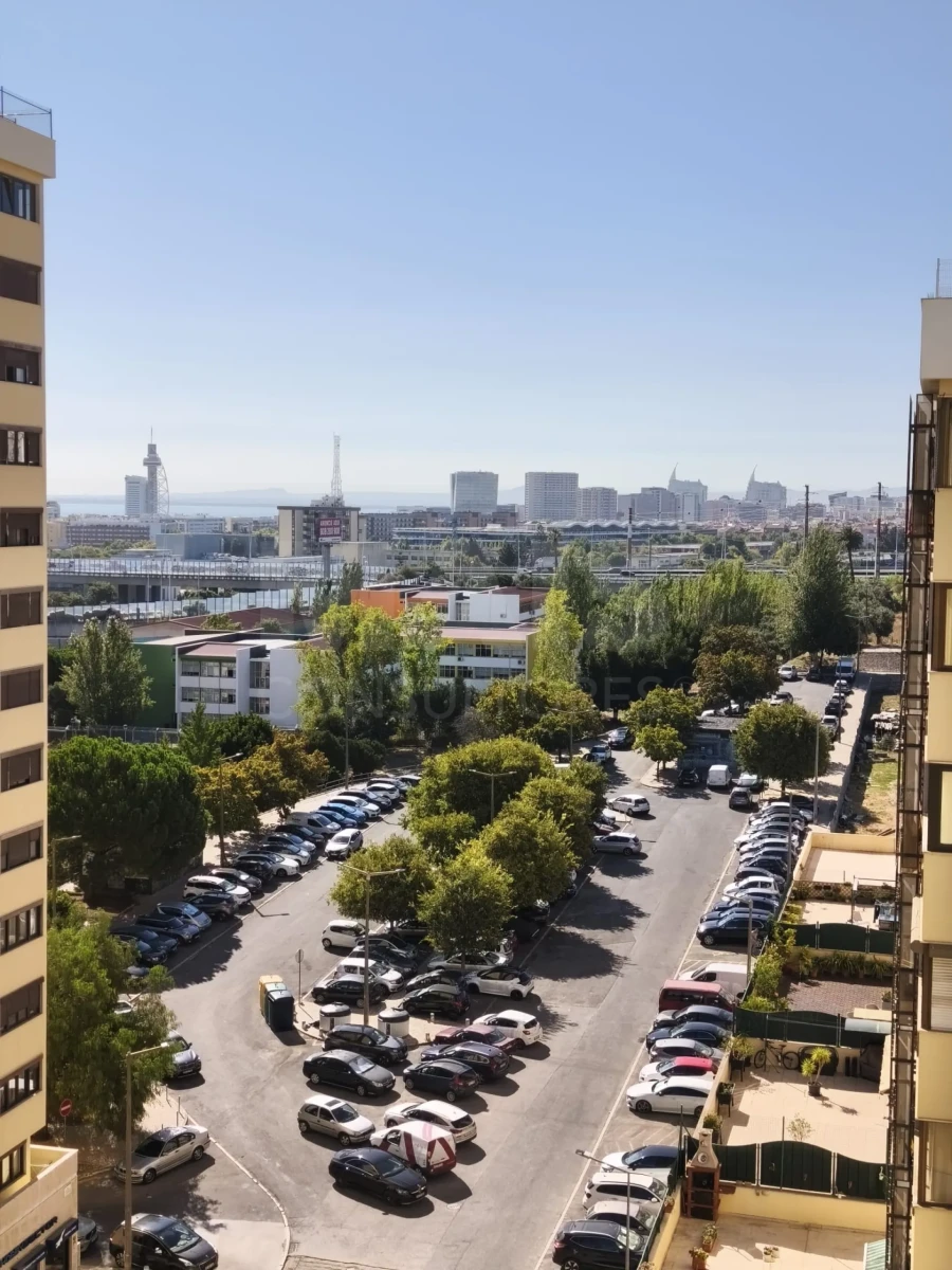 Apartamento T3 para Venda em Sacavém e Prior Velho Foto 2