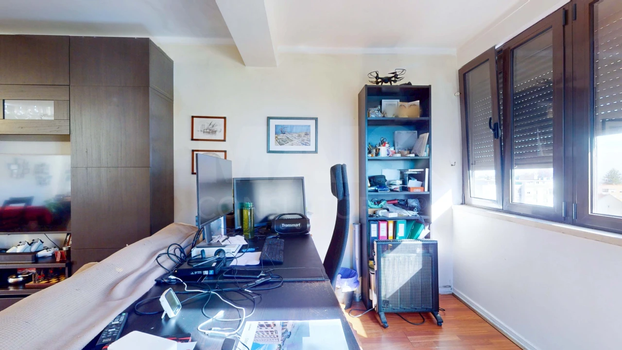 Apartamento T3 para Venda em Sacavém e Prior Velho Foto 9