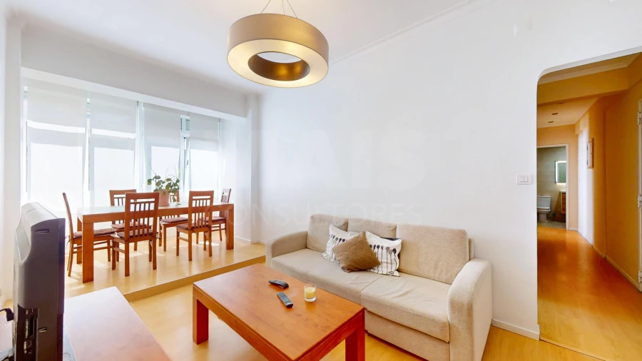 Apartamento T2 para Arrendamento em Águas Livres