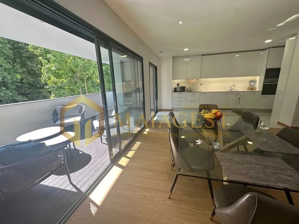 Apartamento T4 para Arrendamento em Moreira Foto 3
