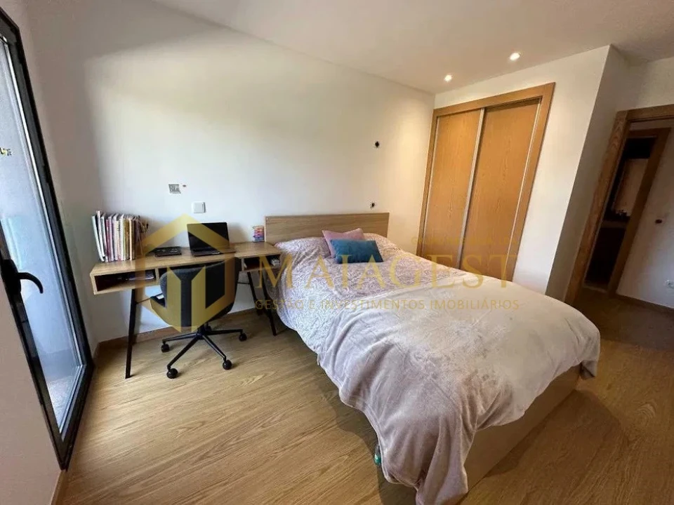 Apartamento T4 para Arrendamento em Moreira Foto 7
