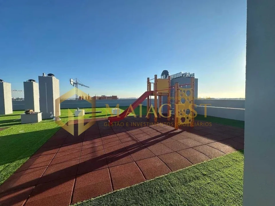 Apartamento T4 para Arrendamento em Moreira Foto 11