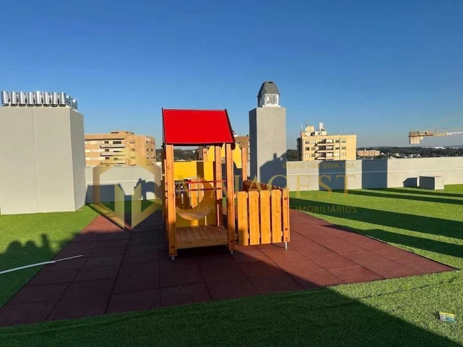 Apartamento T4 para Arrendamento em Moreira Foto 10