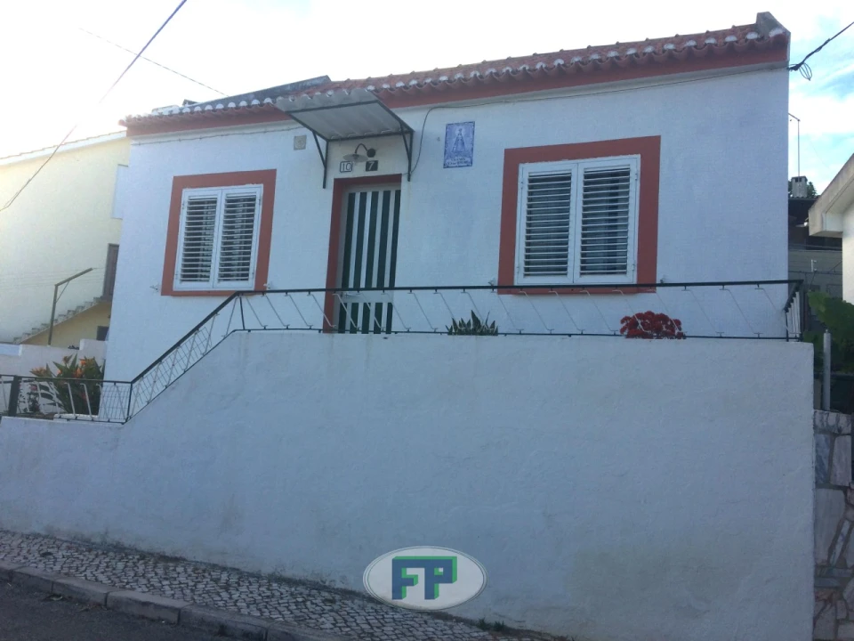 Moradia T2 para Venda em Alverca do Ribatejo e Sobralinho Foto 1