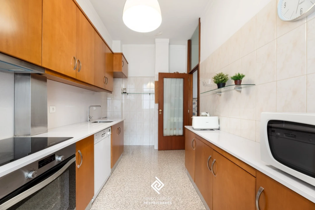 Apartamento T4 para Venda em Santa Marinha e São Pedro da Afurada Foto 3