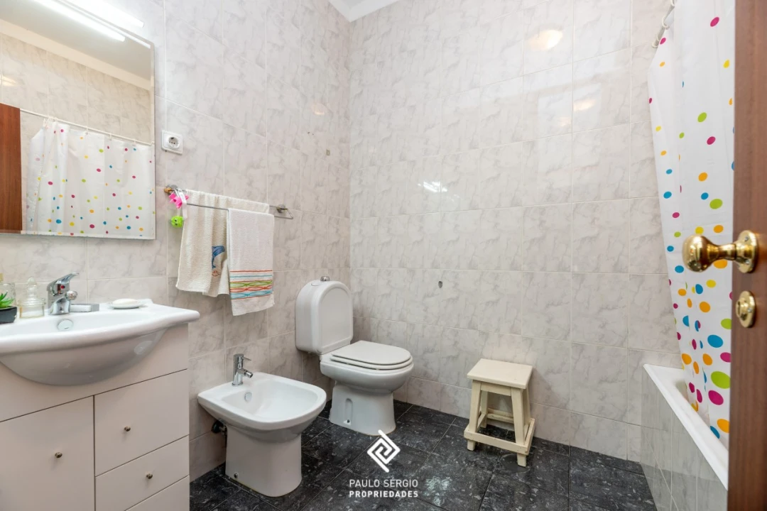 Apartamento T4 para Venda em Santa Marinha e São Pedro da Afurada Foto 12