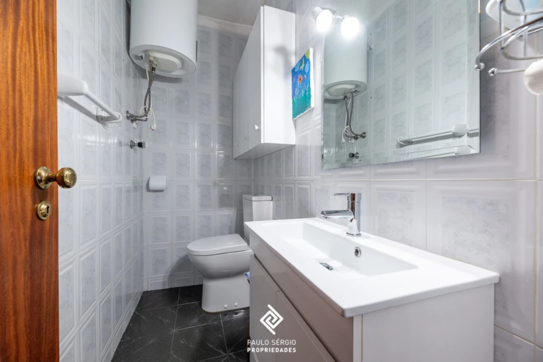 Apartamento T4 para Venda em Santa Marinha e São Pedro da Afurada Foto 14