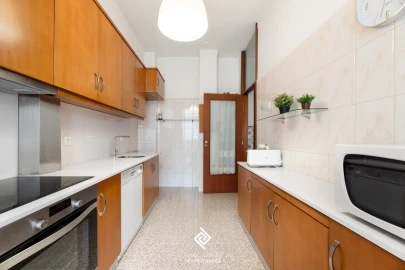Apartamento T4 para Venda em Santa Marinha e São Pedro da Afurada