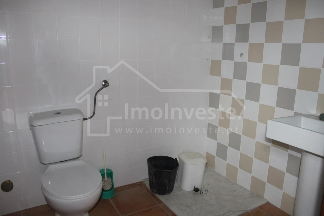 Terreno para Venda em Escalos de Cima e Lousa Foto 6