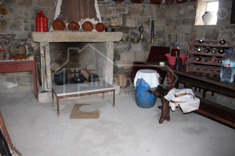 Terreno para Venda em Escalos de Cima e Lousa Foto 5