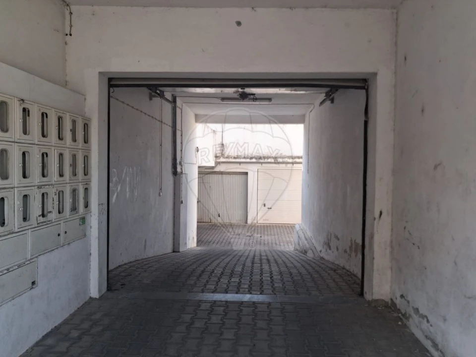 Garagem para Venda em Samouco Foto 5