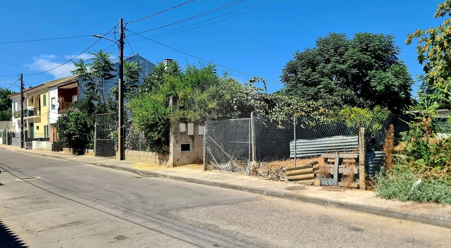 Terreno para Venda em Almeirim Foto 2