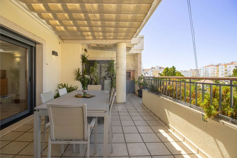 Apartamento T2 para Arrendamento em Póvoa de Santa Iria e Forte da Casa Foto 9