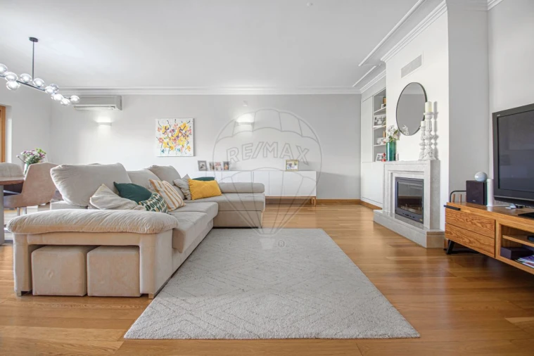 Apartamento T2 para Arrendamento em Póvoa de Santa Iria e Forte da Casa Foto 3