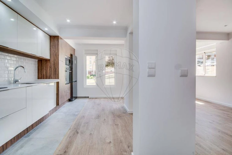 Apartamento T3 para Venda em Moscavide e Portela Foto 3