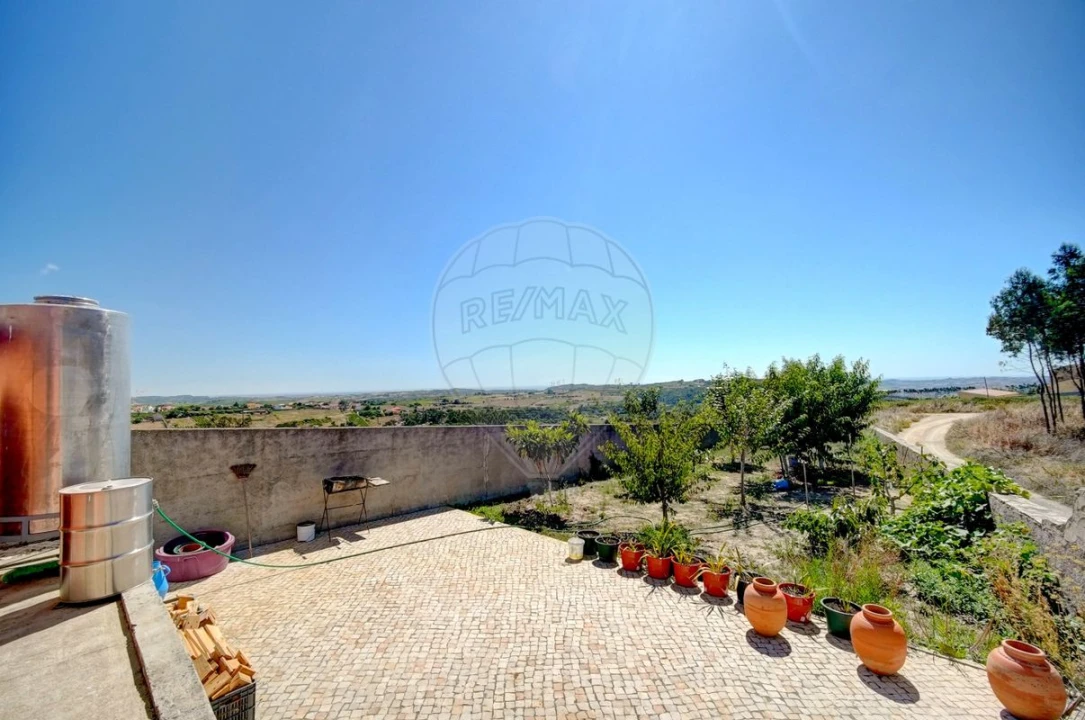 Moradia T2 para Venda em Santo Quintino Foto 14