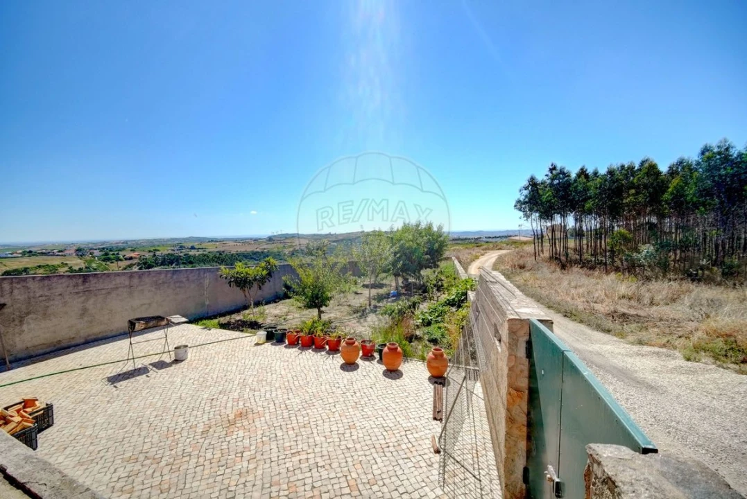 Moradia T2 para Venda em Santo Quintino Foto 17