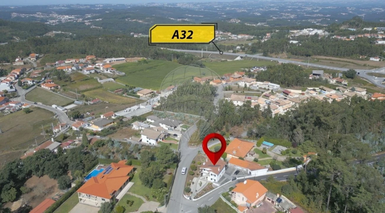 Moradia T3 para Venda em Escariz Foto 13