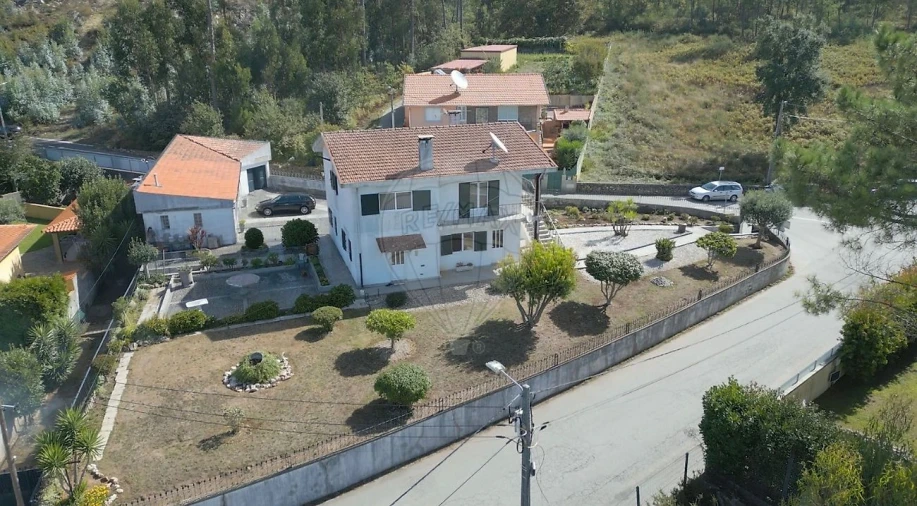 Moradia T3 para Venda em Escariz Foto 3