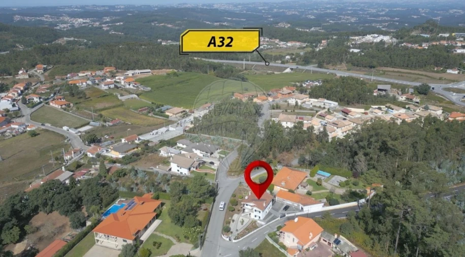 Moradia T3 para Venda em Escariz Foto 13