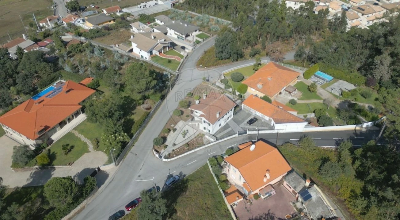 Moradia T3 para Venda em Escariz Foto 9