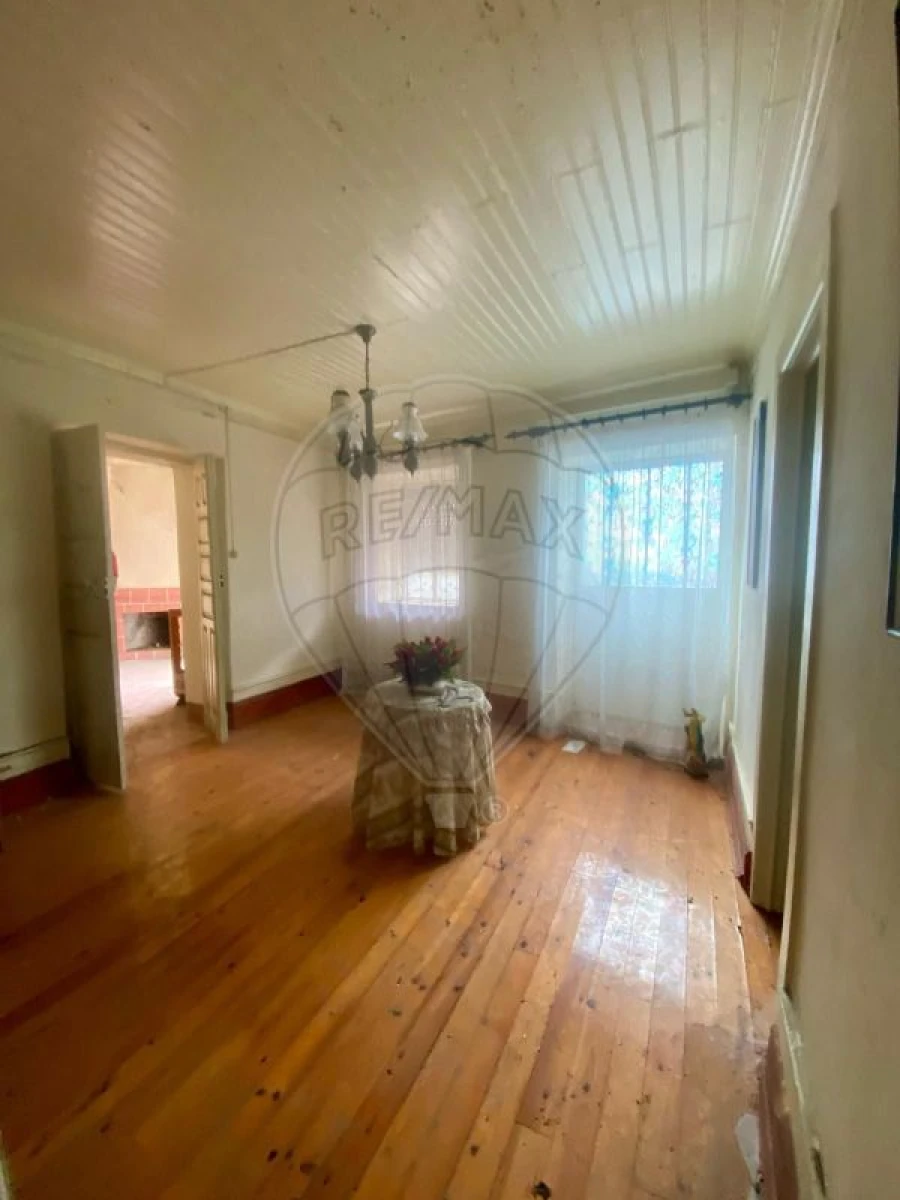 Moradia T3 para Venda em Girabolhos Foto 16