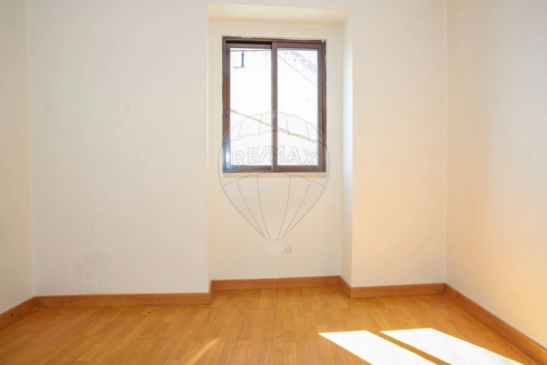 Moradia T5 para Venda em Cardosas Foto 23