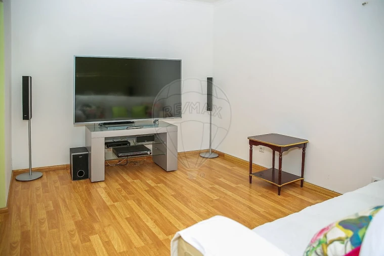 Moradia T5 para Venda em Cardosas Foto 6