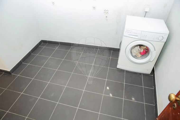 Moradia T5 para Venda em Cardosas Foto 17