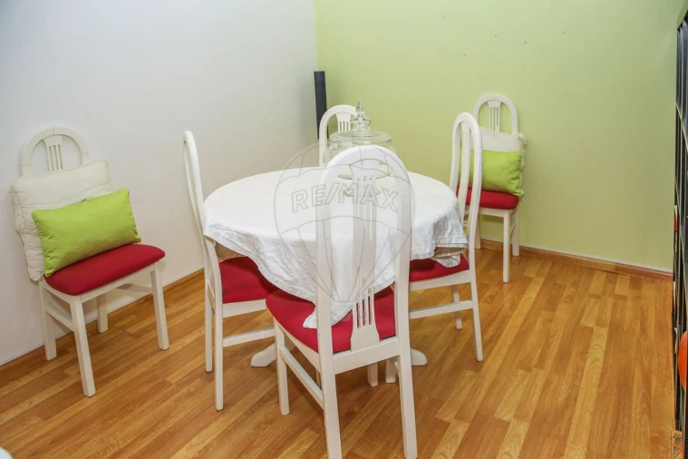 Moradia T5 para Venda em Cardosas Foto 3