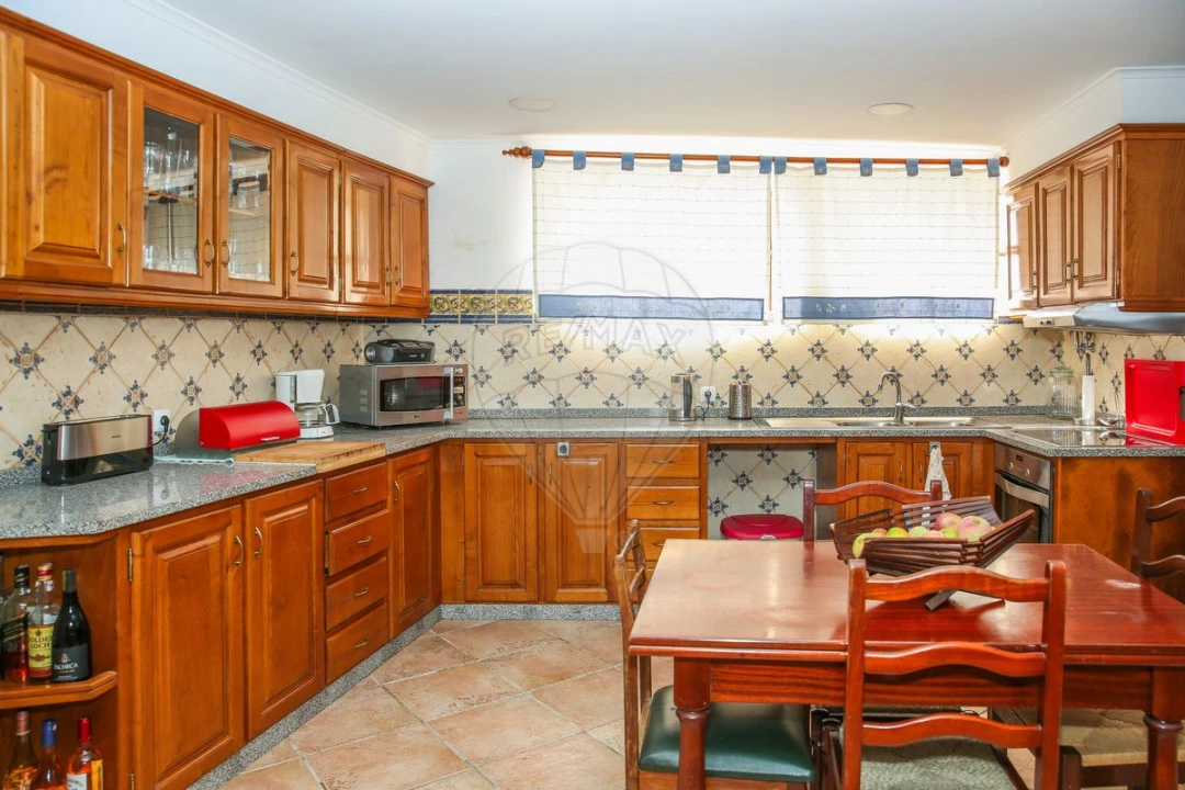 Moradia T5 para Venda em Cardosas Foto 1