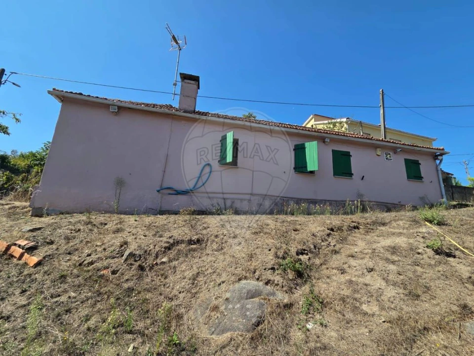 Moradia T1 para Venda em Oliveira de Frades, Souto de Lafões e Sejães Foto 4