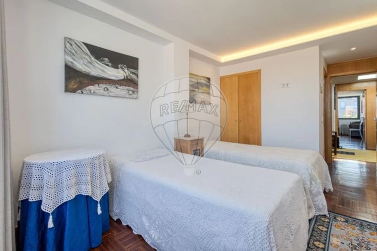 Moradia T7 para Venda em Paranhos Foto 7