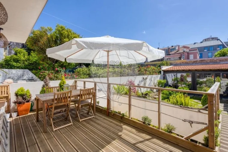 Moradia T7 para Venda em Paranhos Foto 4