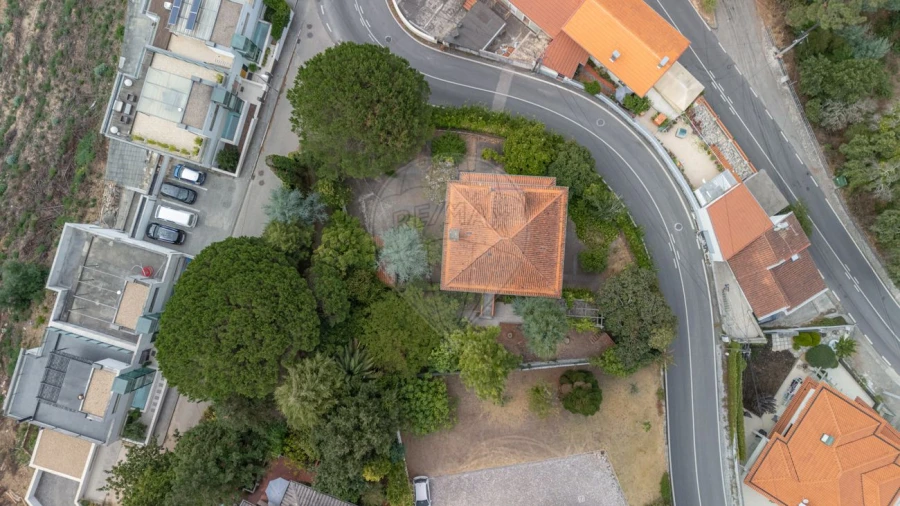 Moradia T5 para Venda em Santo Antonio dos Olivais Foto 2