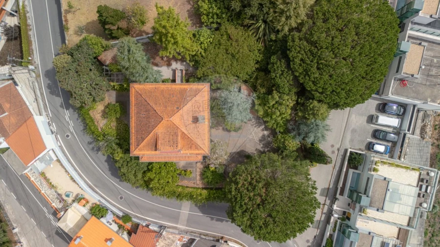 Moradia T5 para Venda em Santo Antonio dos Olivais Foto 49