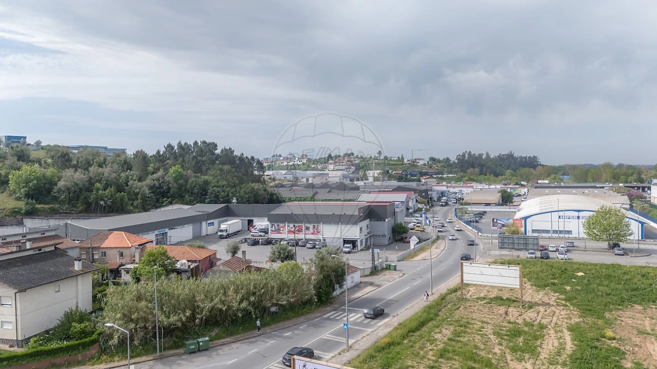 Moradia T4 para Venda em Eiras e São Paulo de Frades Foto 9