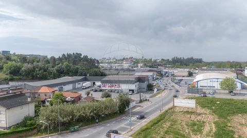 Moradia T4 para Venda em Eiras e São Paulo de Frades