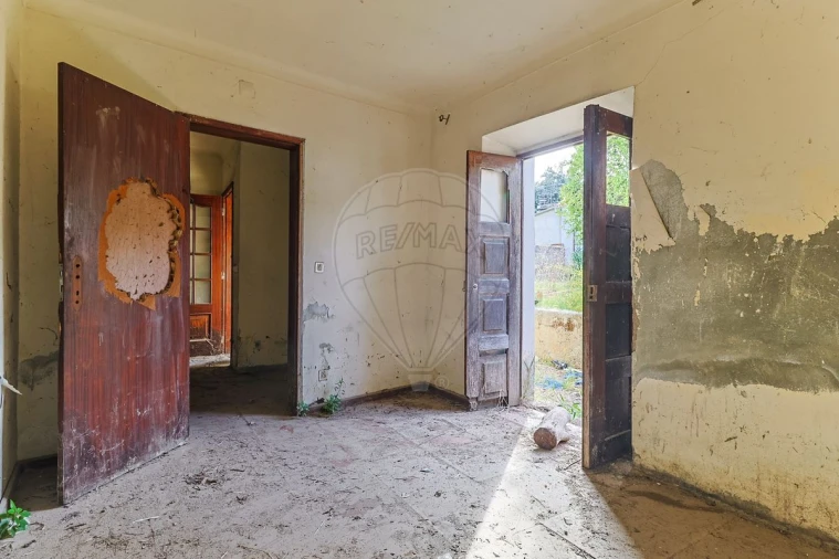 Moradia T4 para Venda em Eiras e São Paulo de Frades Foto 18